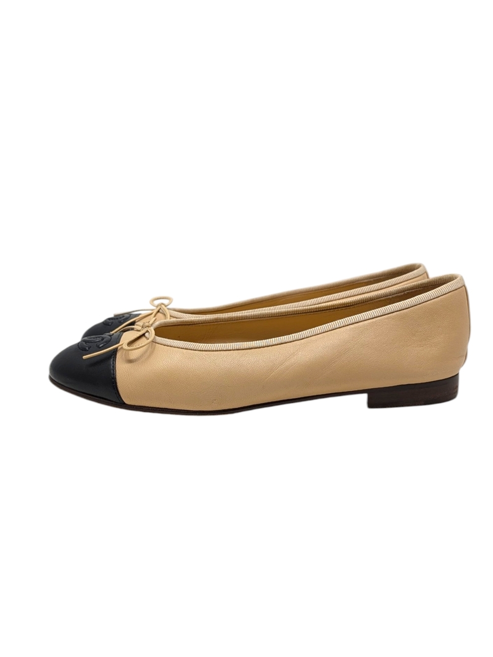 Chanel Ballet Flat Ballerina Two Tone Beige Tan Black CC Logo Cap Toe 37 | 6.5 - Picture 5 of 15